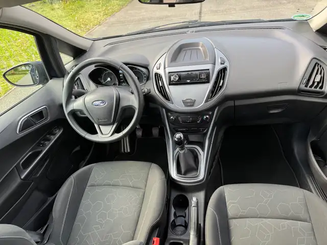 Ford B-Max view 11