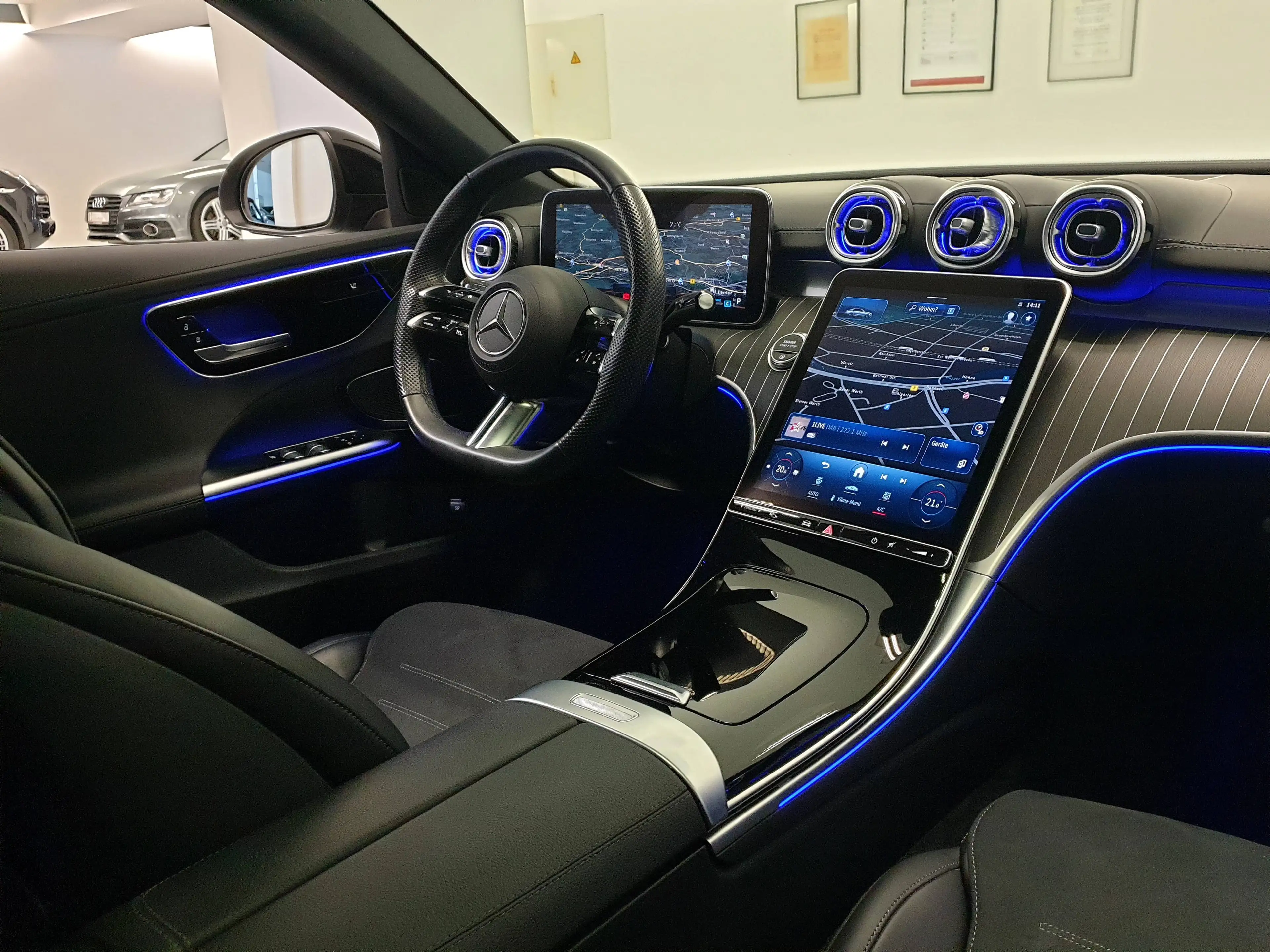 Mercedes-Benz C 200 C 200 d 9G AMG LINE NIGHT MBUX VIRTUAL PANO AMB+ — photo 8