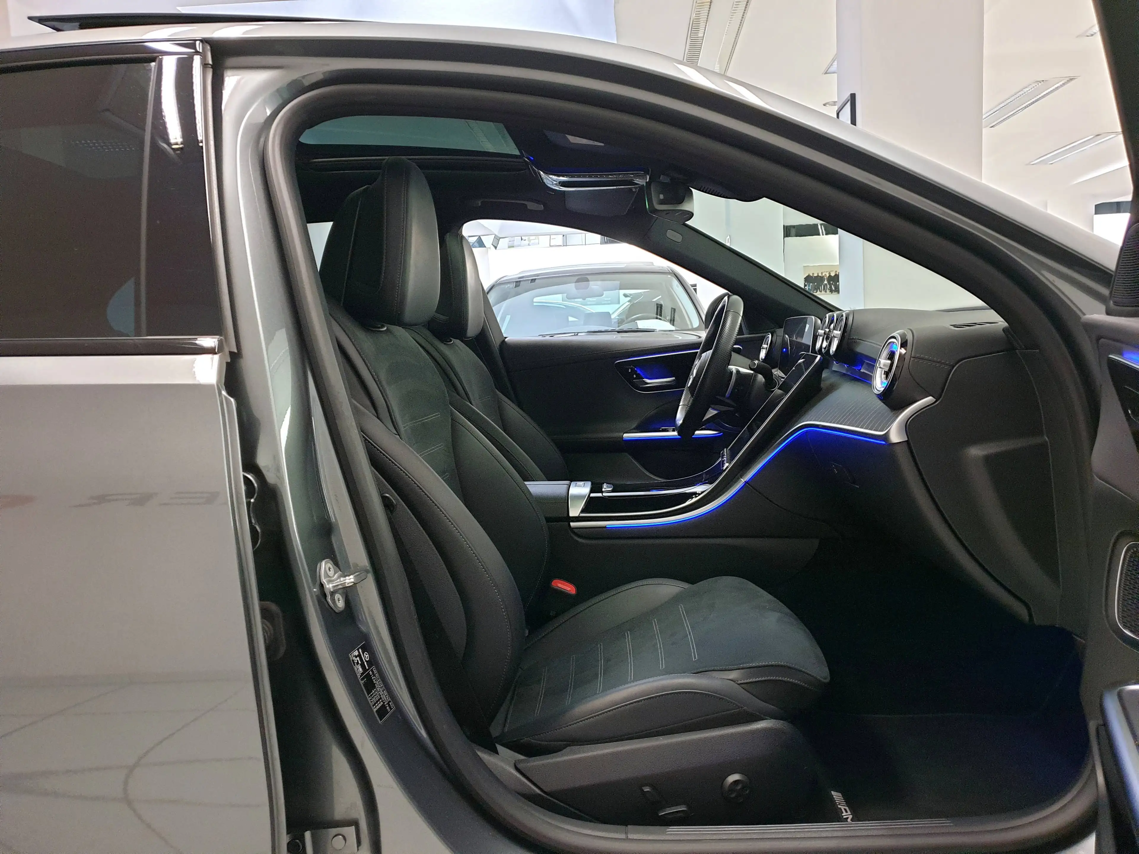 Mercedes-Benz C 200 C 200 d 9G AMG LINE NIGHT MBUX VIRTUAL PANO AMB+ — photo 11