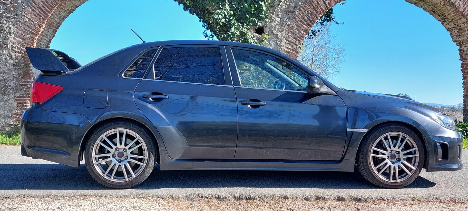 Subaru Impreza WRX STI-S-Package 2.5 4P (221 kw) Motore forgiato. Šedá - 1