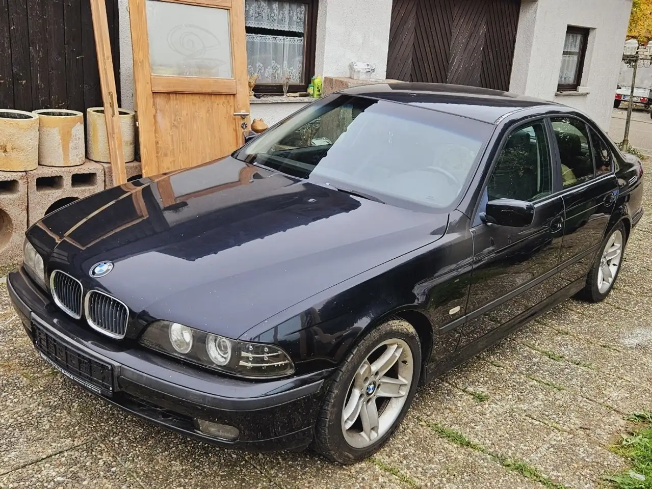 BMW 523
