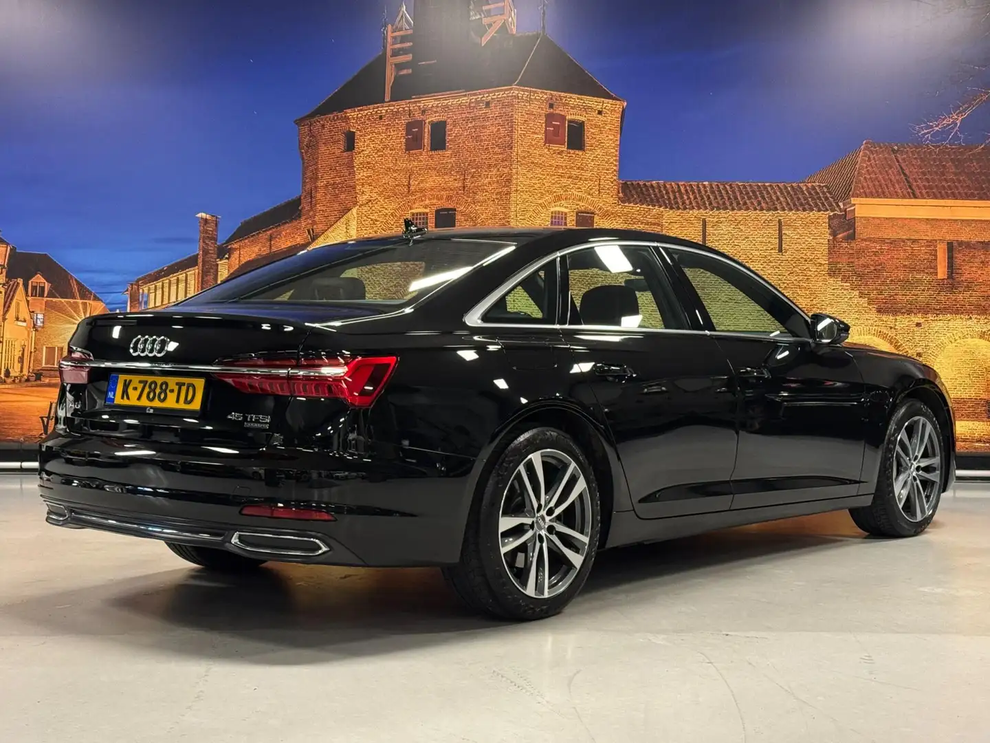 Audi A6 Limousine 45 TFSI Quattro Sport Edition Leer Virtu Zwart - 2