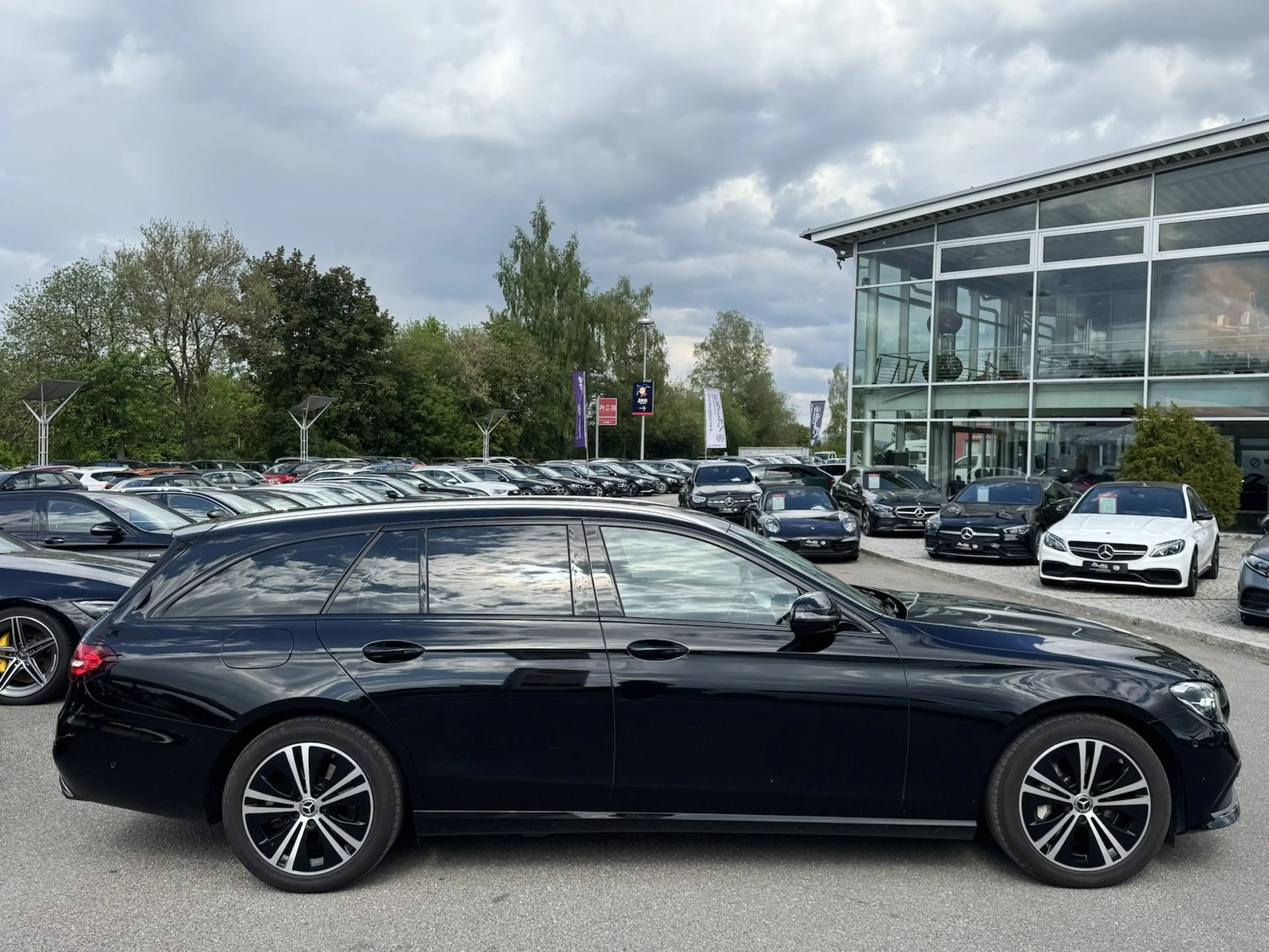 Mercedes-Benz E 400 d 4 MATIC/LED/KAMERA/KLIMA/DAB/APP-CONNECT — photo 7