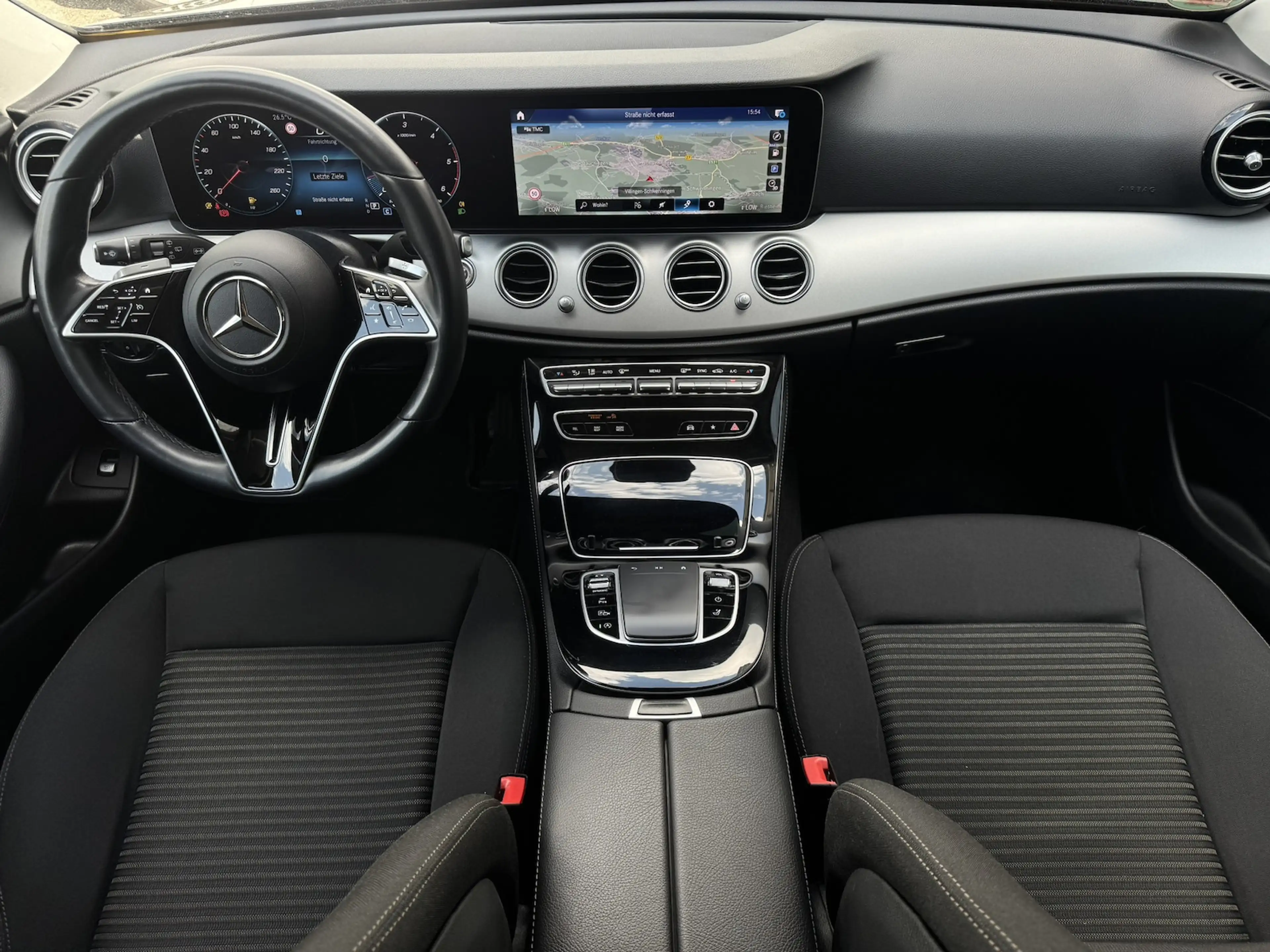 Mercedes-Benz E 400 d 4 MATIC/LED/KAMERA/KLIMA/DAB/APP-CONNECT — photo 15