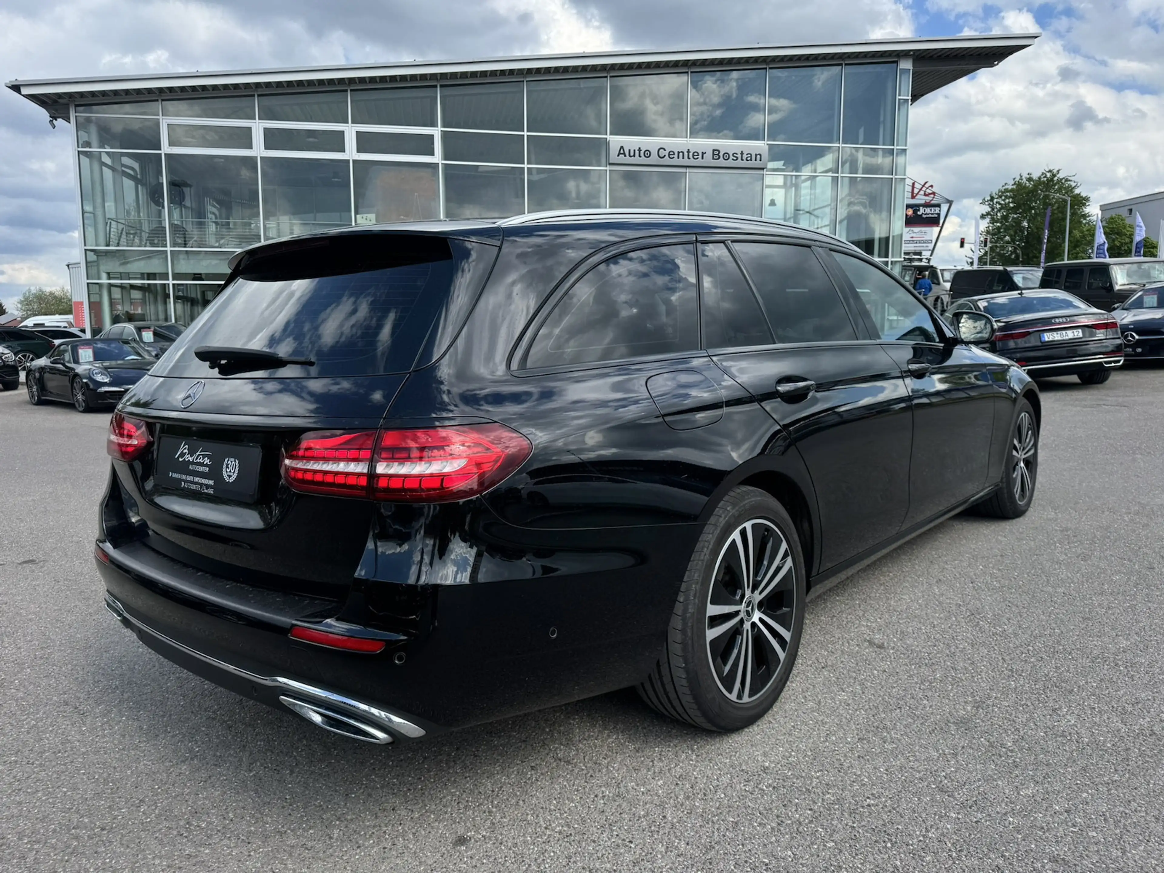 Mercedes-Benz E 400 d 4 MATIC/LED/KAMERA/KLIMA/DAB/APP-CONNECT — photo 6