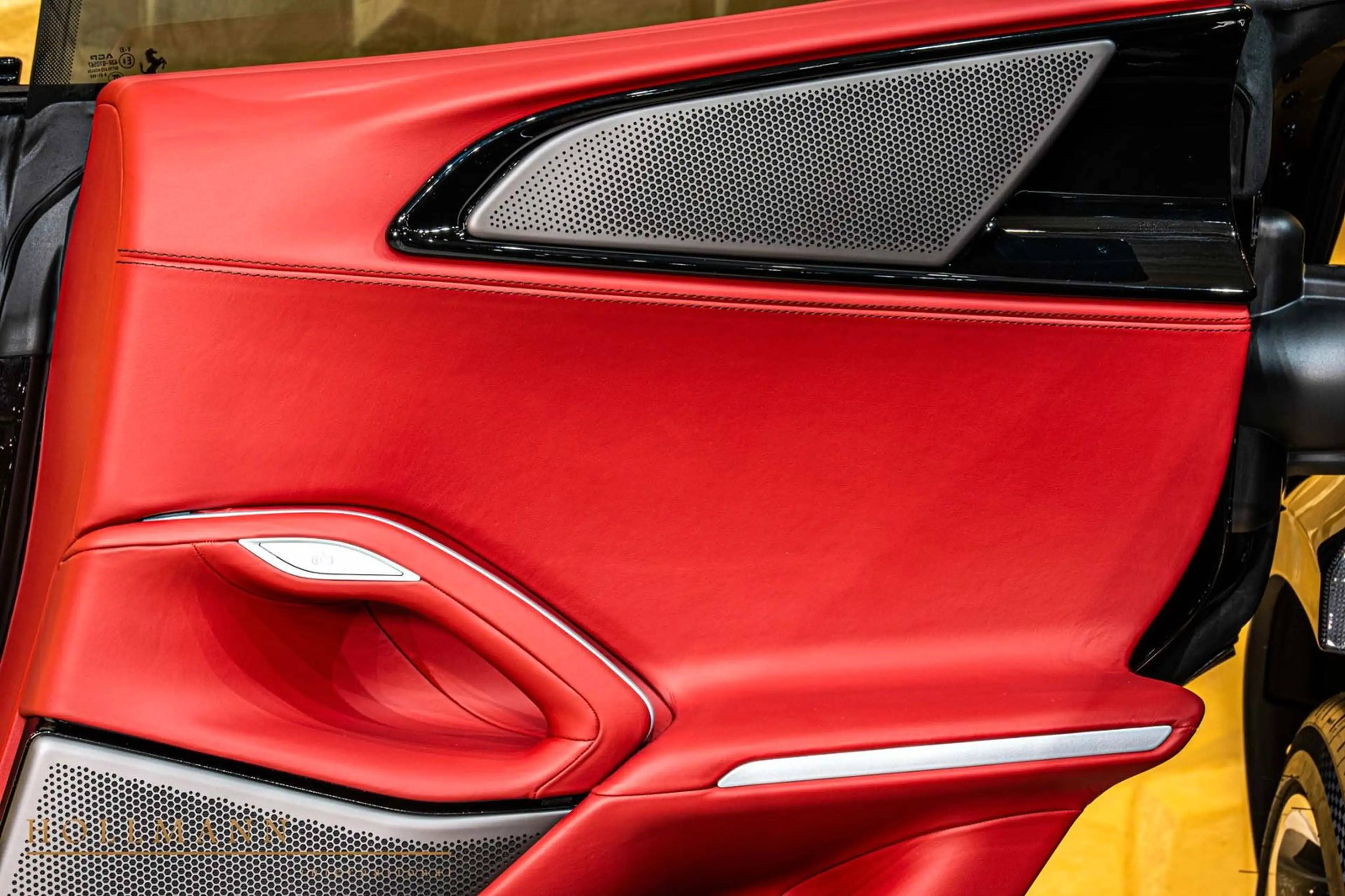 Ferrari Purosangue + CARBON + PANO + VENILATION — photo 14