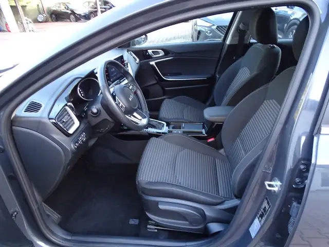 Kia Ceed view 10