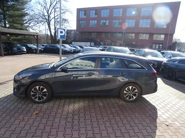 Kia Ceed view 3