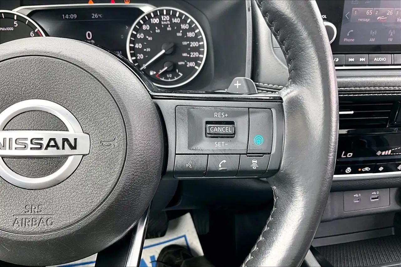 Nissan Rogue снимка Nissan Rogue