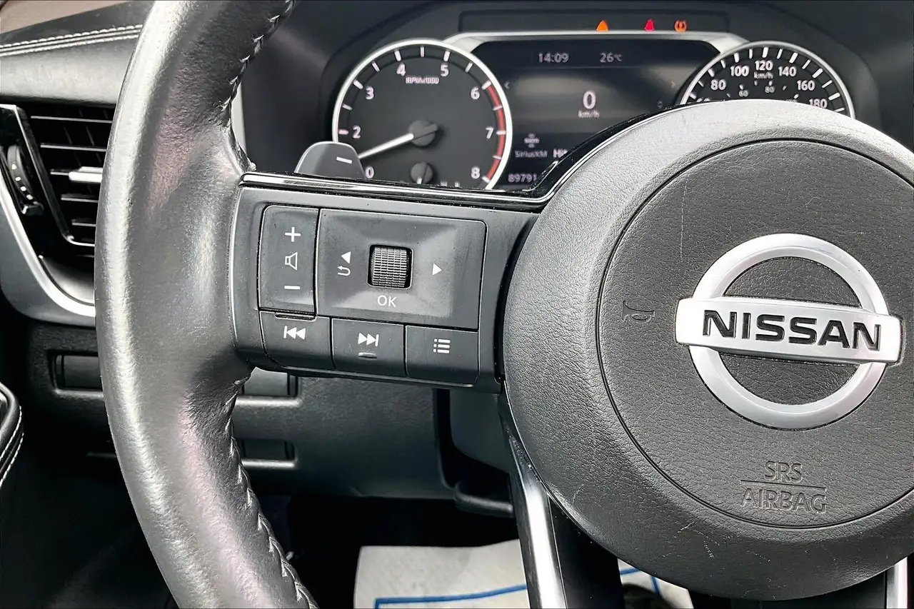 Nissan Rogue снимка Nissan Rogue