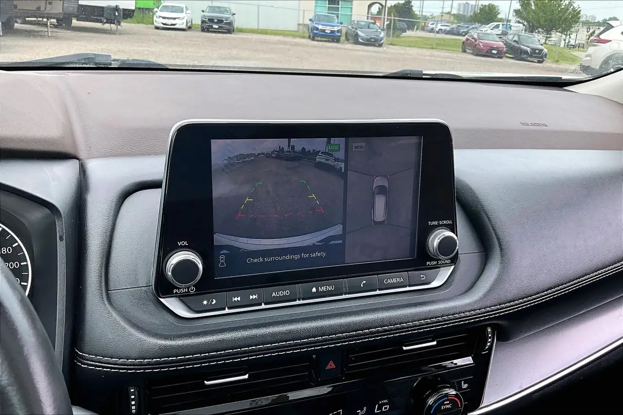 Nissan Rogue снимка Nissan Rogue