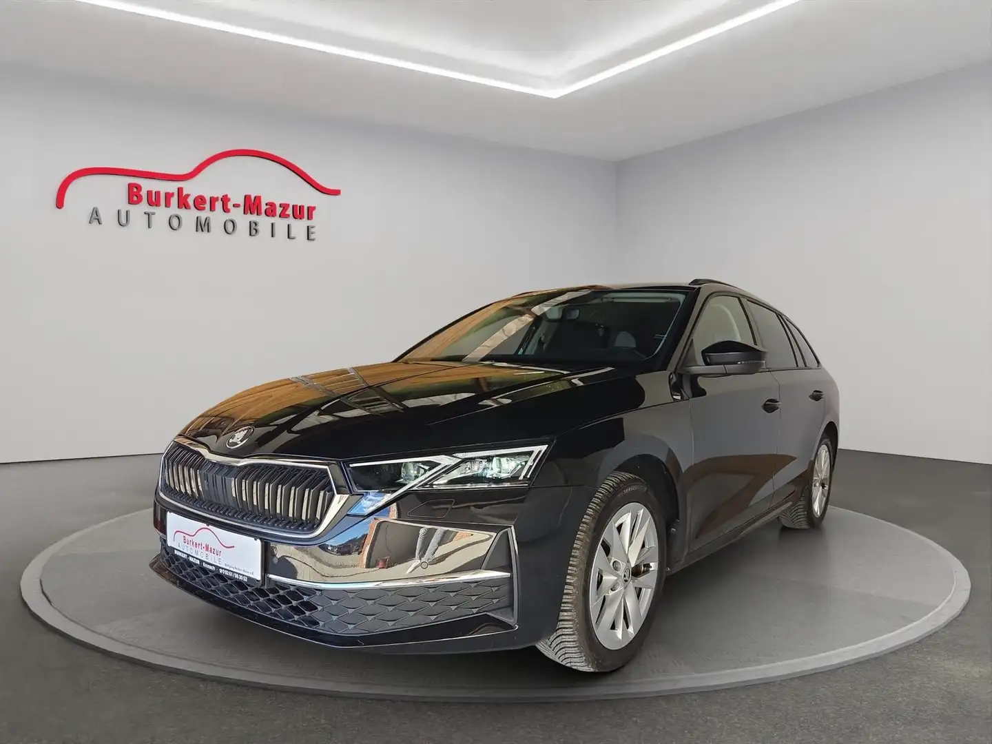 Skoda Octavia 2.0 TDI Selection*AHK*MATRIX* Zwart - 1