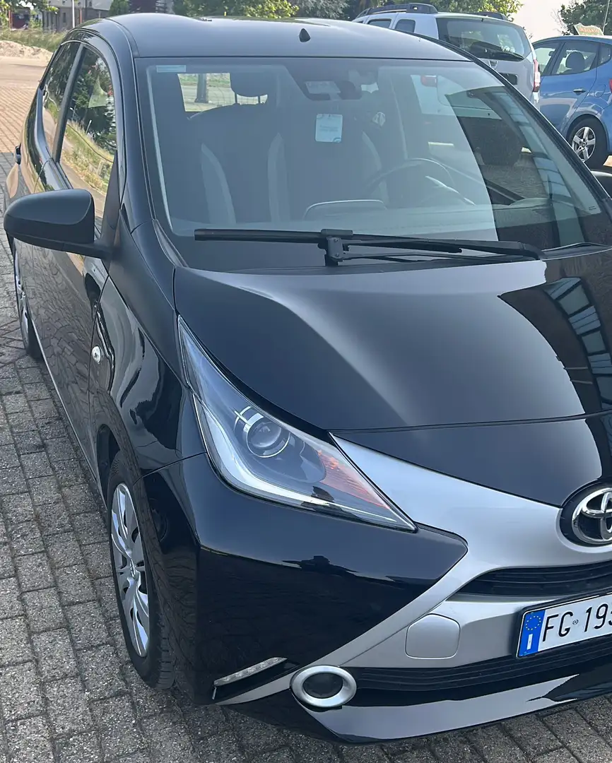 Toyota Aygo 5p 1.0 x-play my15 - 1