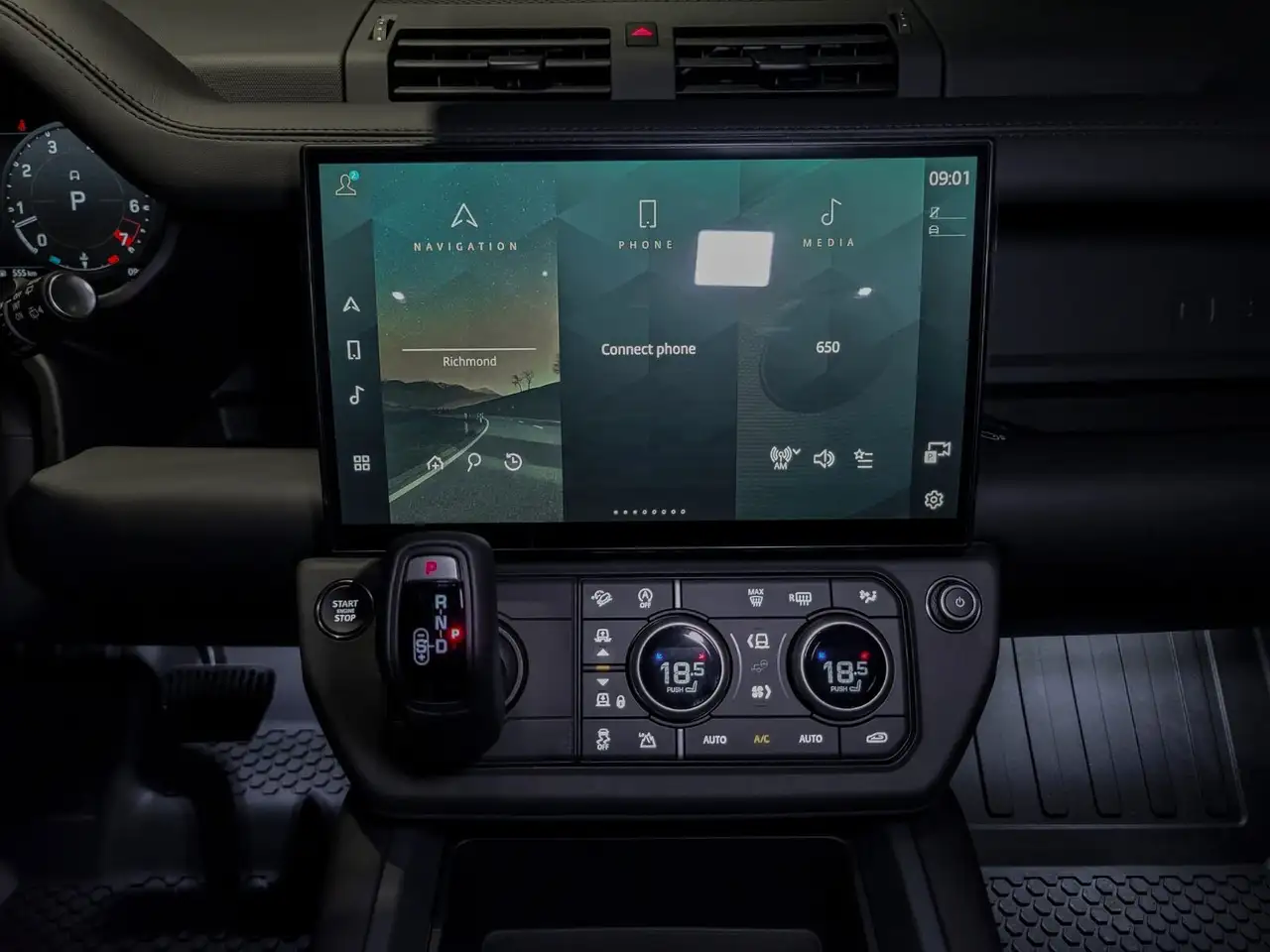 Land Rover Defender снимка Land Rover Defender