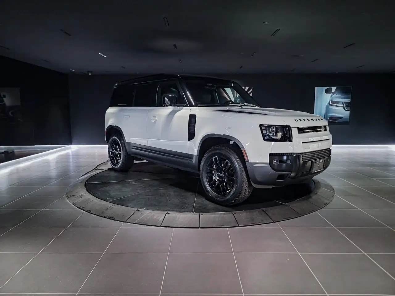Land Rover Defender снимка Land Rover Defender