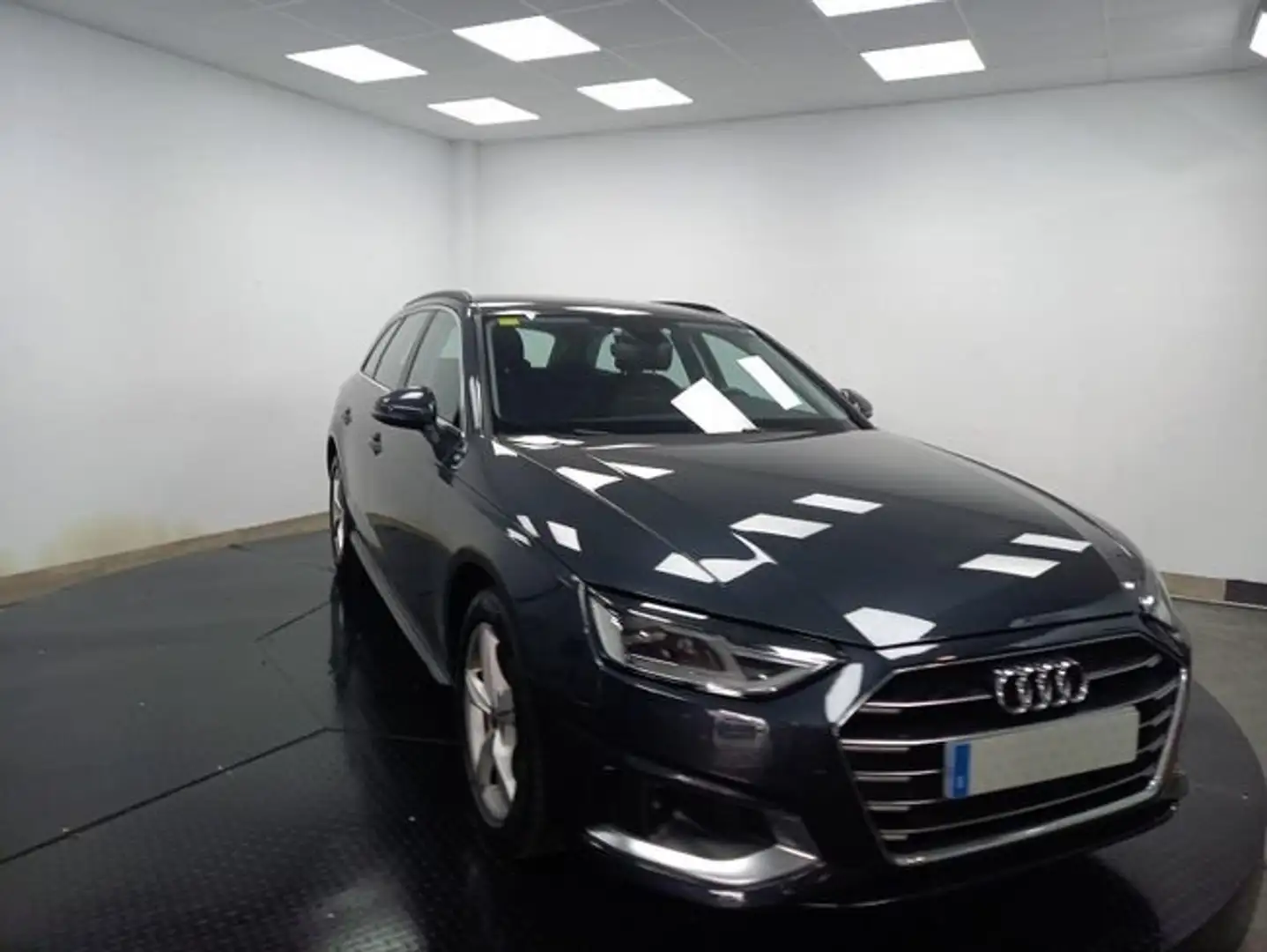 Audi A4 Avant Advanced 35 TDI 120kW S tronic Gris - 2