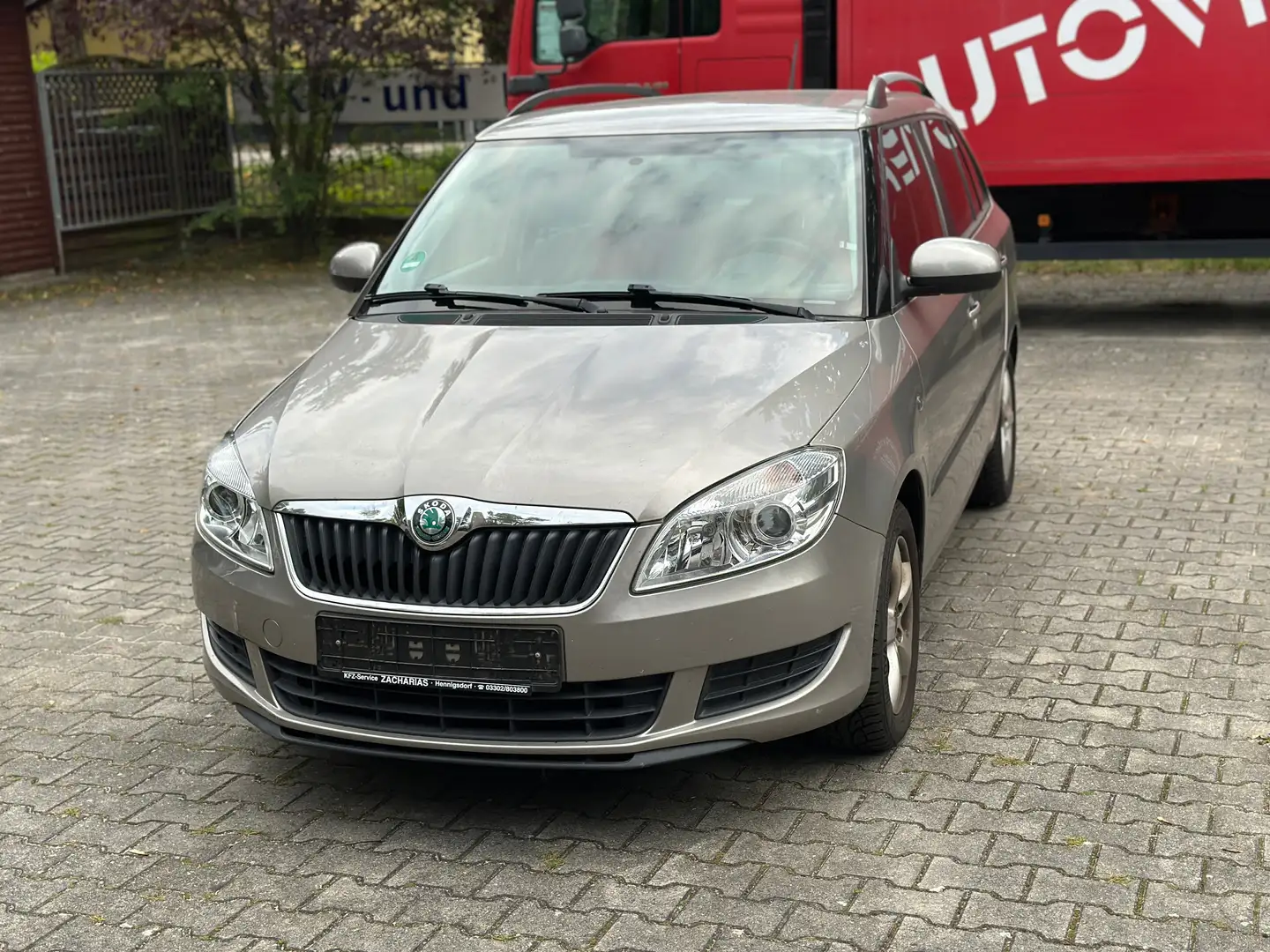 Skoda Fabia Fabia II Combi 1.2 TSI Combi Ambiente Gelb - 1
