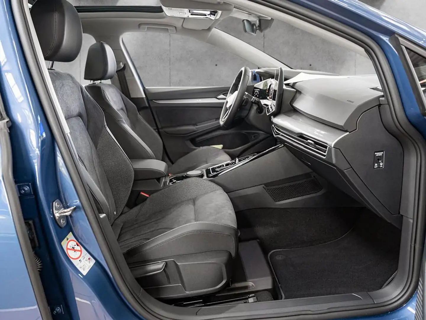 Volkswagen Golf VIII Variant 1.5 eTSI Style PANO 360° Blau - 2