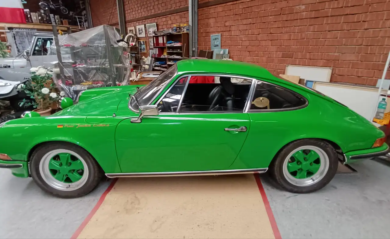Porsche 911 2.4 T Ölklappe, foto 1