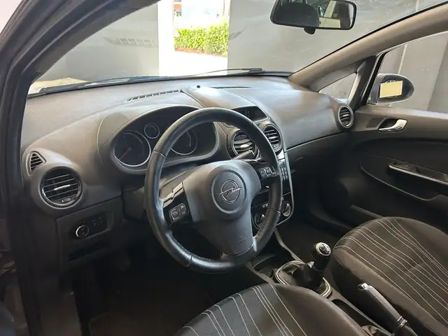 Opel Corsa view 7