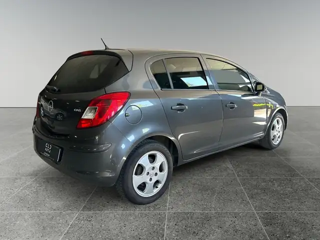Opel Corsa view 4