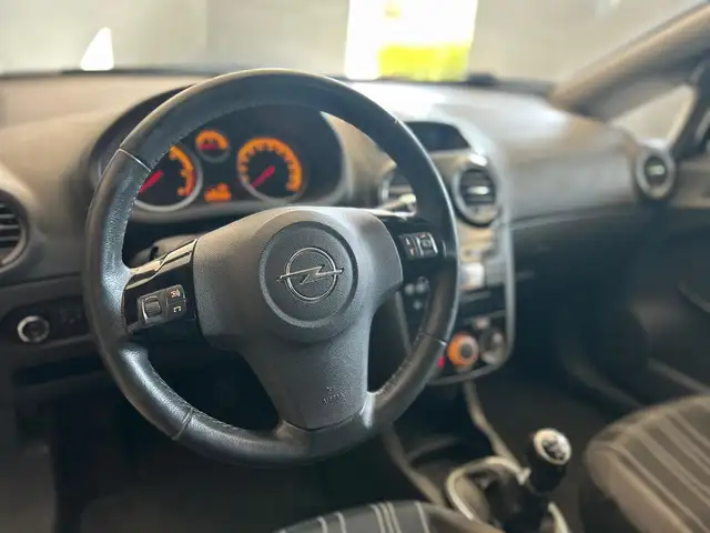 Opel Corsa view 13