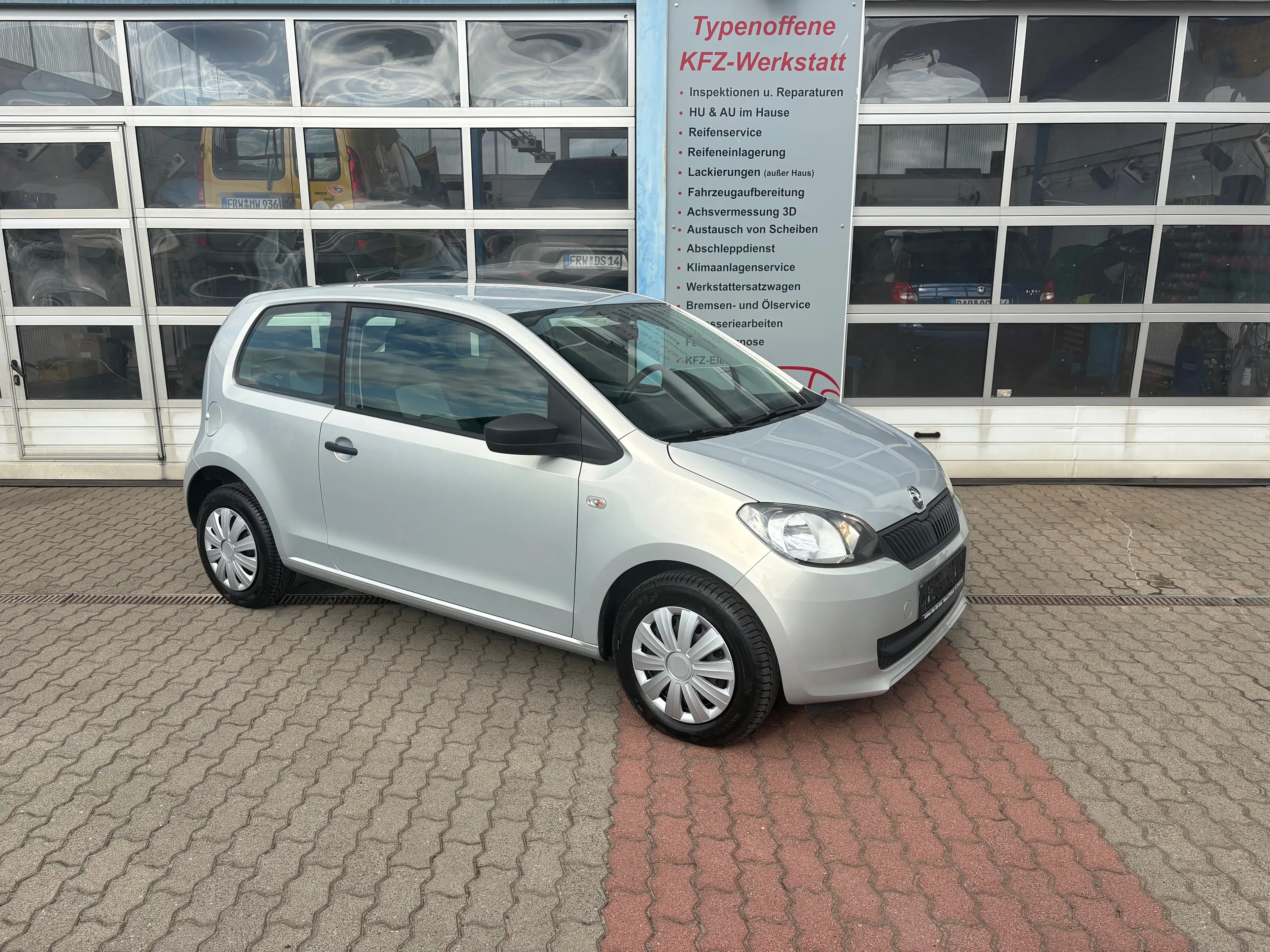 Skoda Citigo Citigo 3-Türer 1.0 , wenig KM ! , Allwetterreifen, HU/AU neu