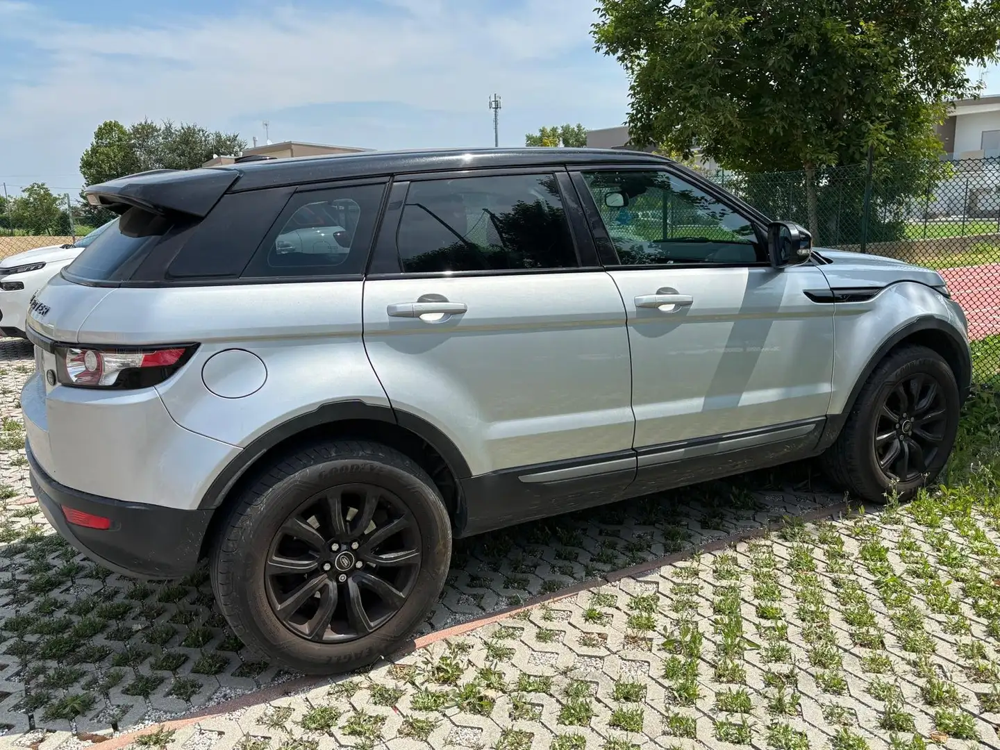 Land Rover Range Rover Evoque Range Rover Evoque 5p 2.2 td4 Pure Tech Pack 150cv - 2