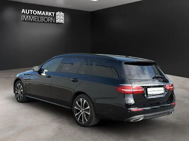 Mercedes-Benz E-Class view 6