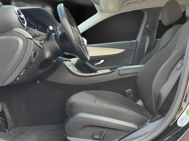 Mercedes-Benz E-Class view 13