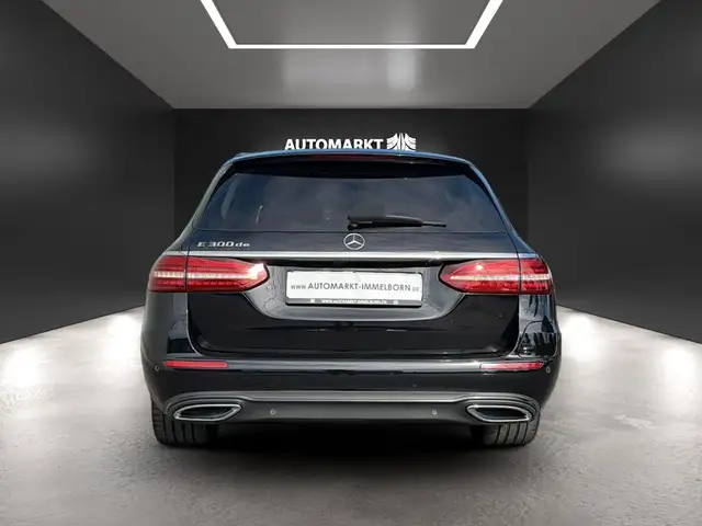 Mercedes-Benz E-Class view 10