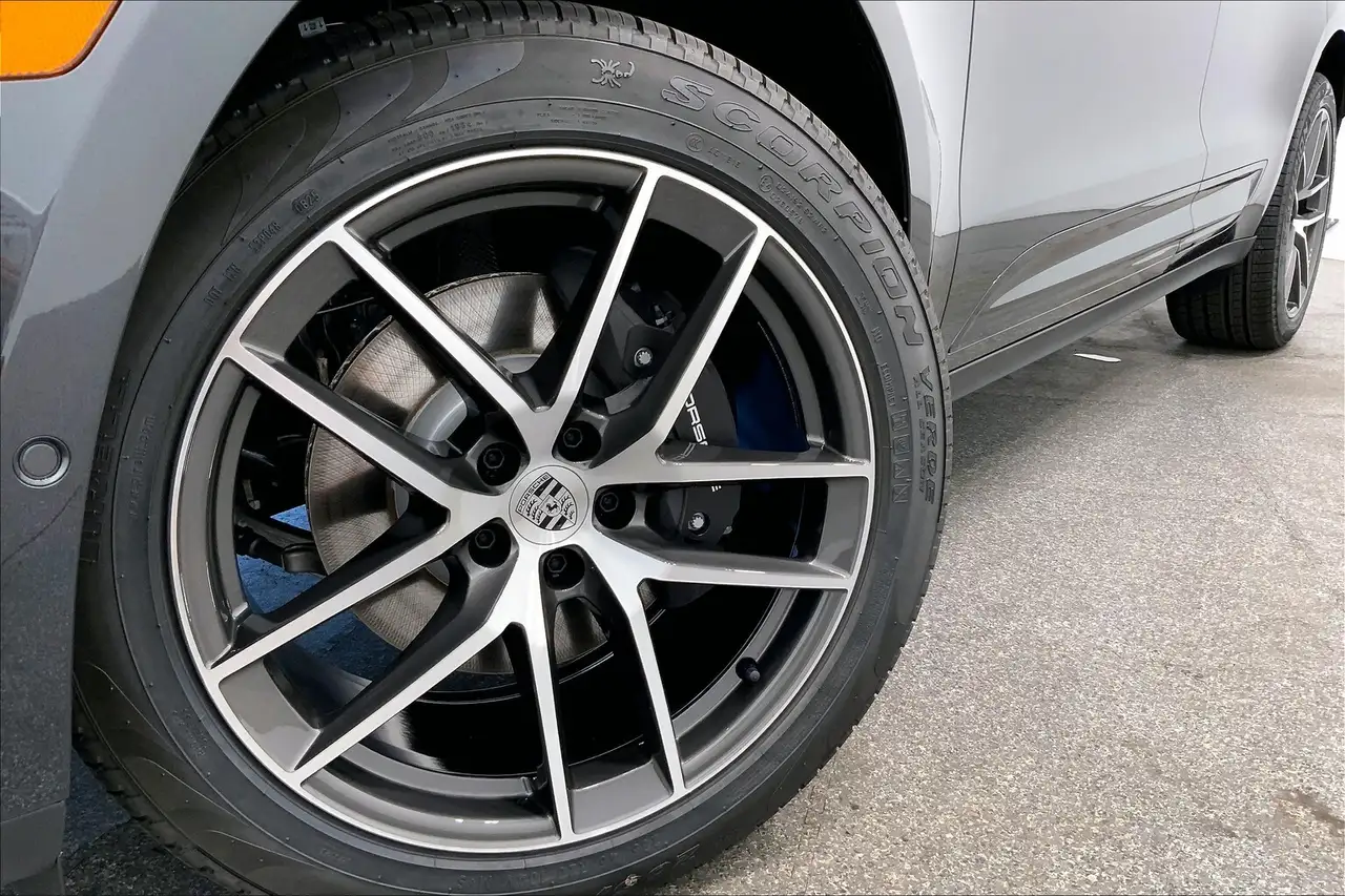 Porsche Macan снимка Porsche Macan