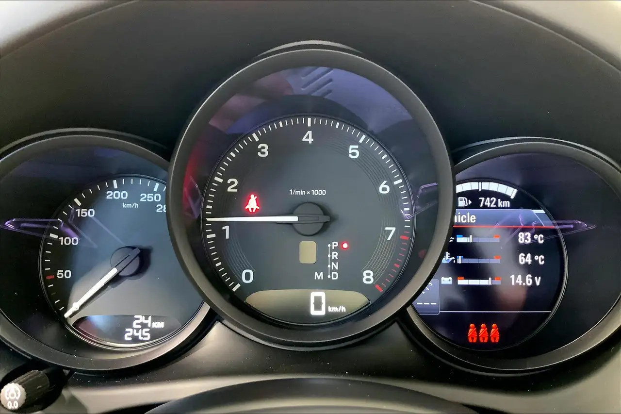 Porsche Macan снимка Porsche Macan