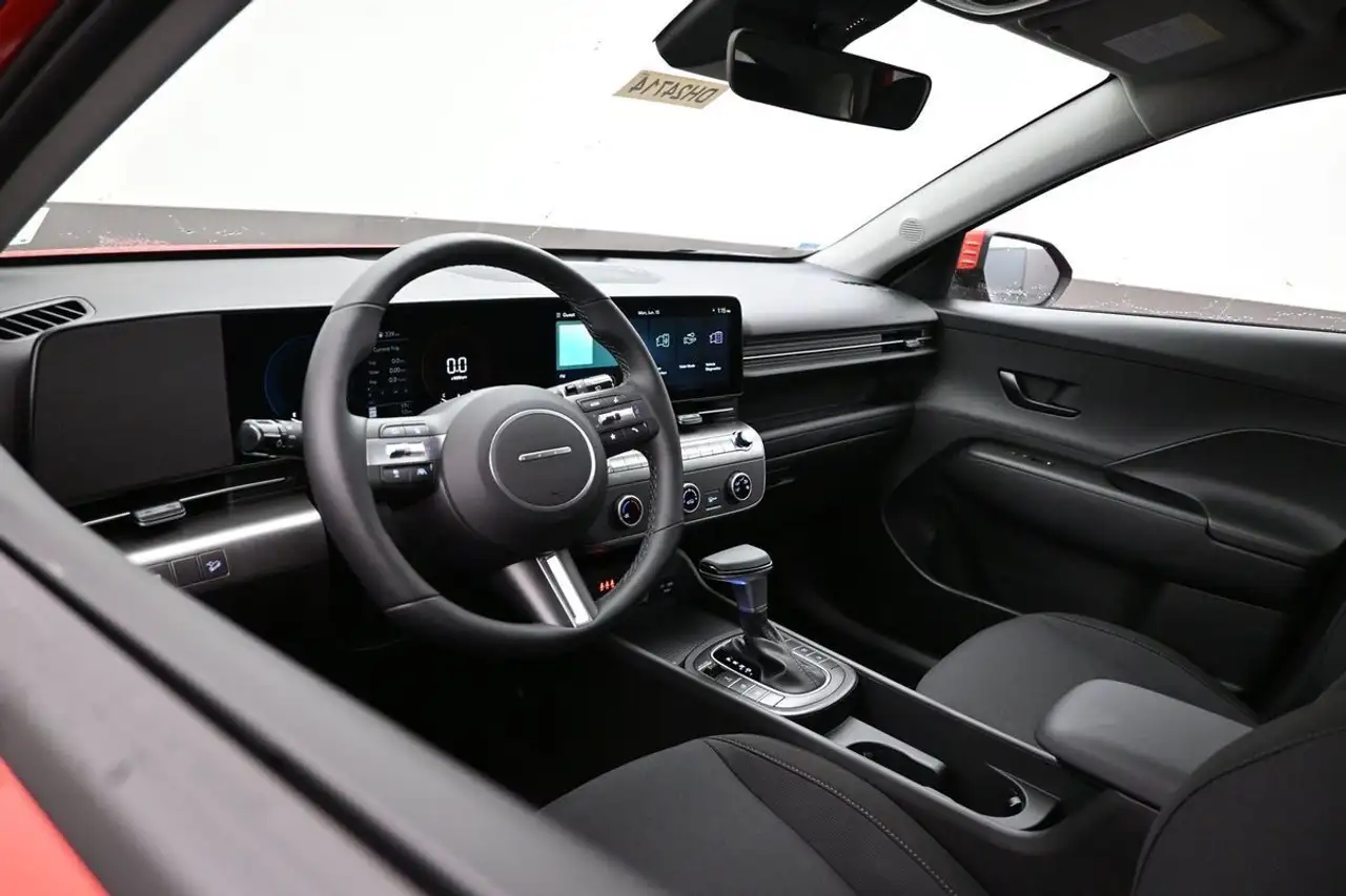 Hyundai KONA снимка Hyundai KONA