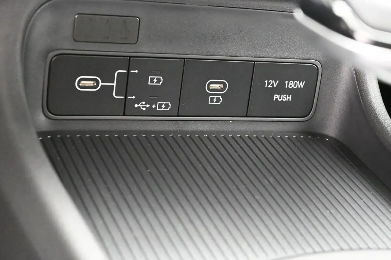 Hyundai KONA снимка Hyundai KONA