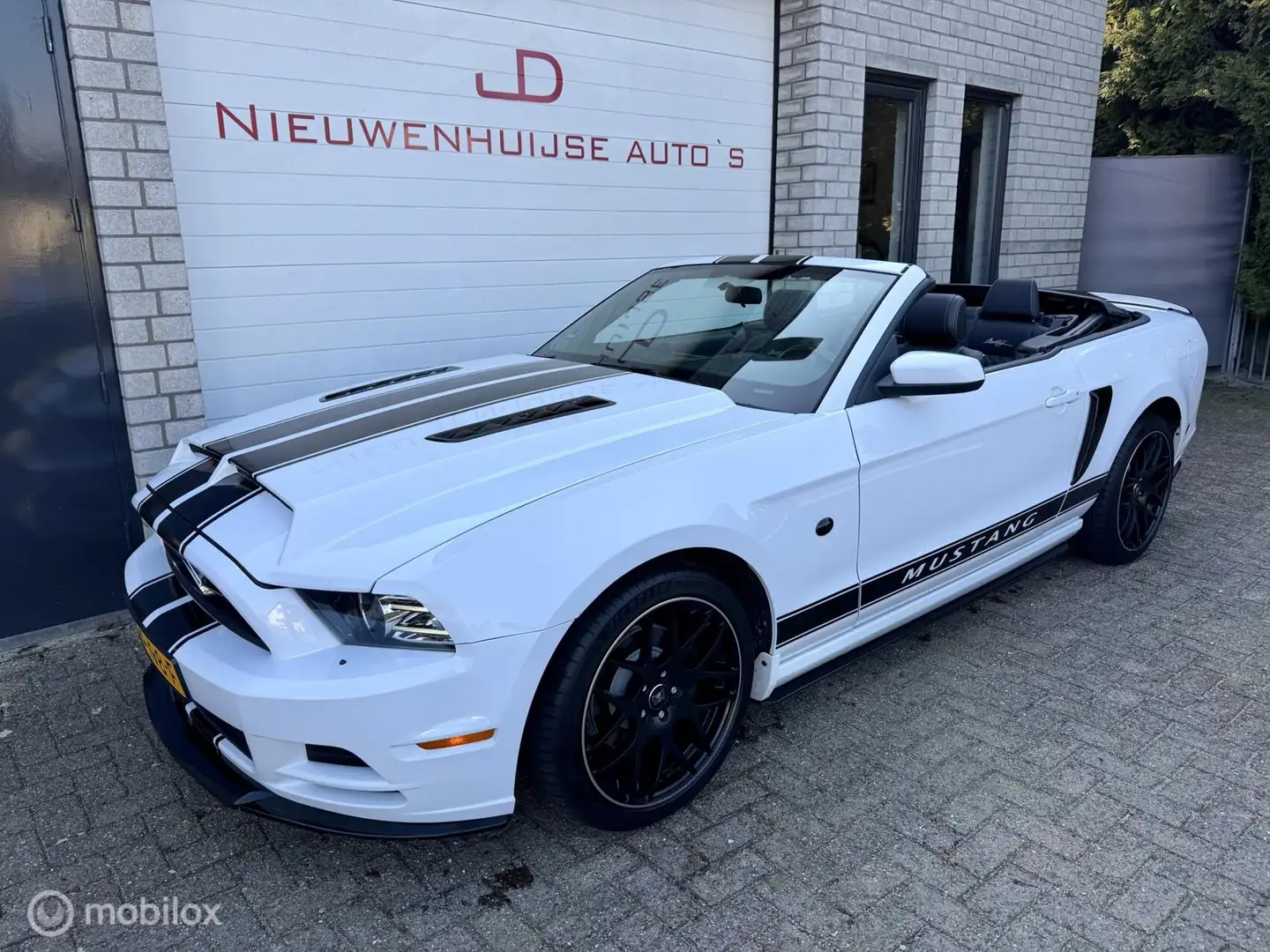 Ford Mustang USA 3.7 V6 Weiß - 2