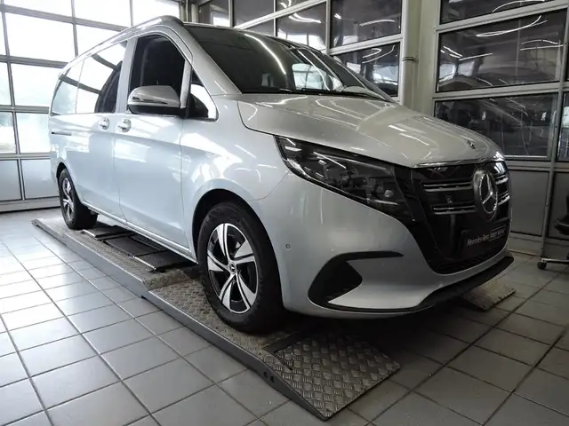 Mercedes-Benz null
