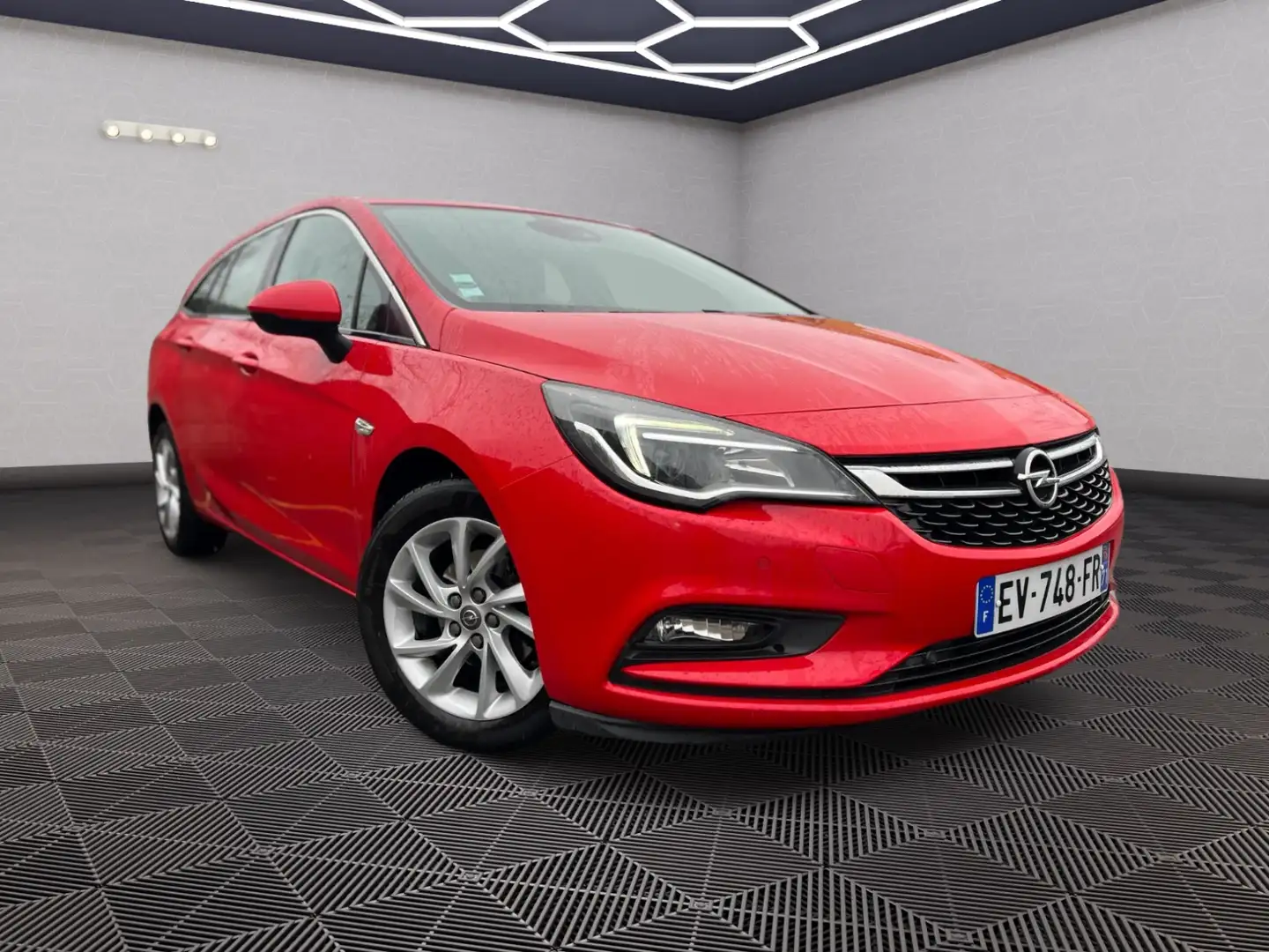 Opel Astra 1.4T 150 Innovation Rouge - 2
