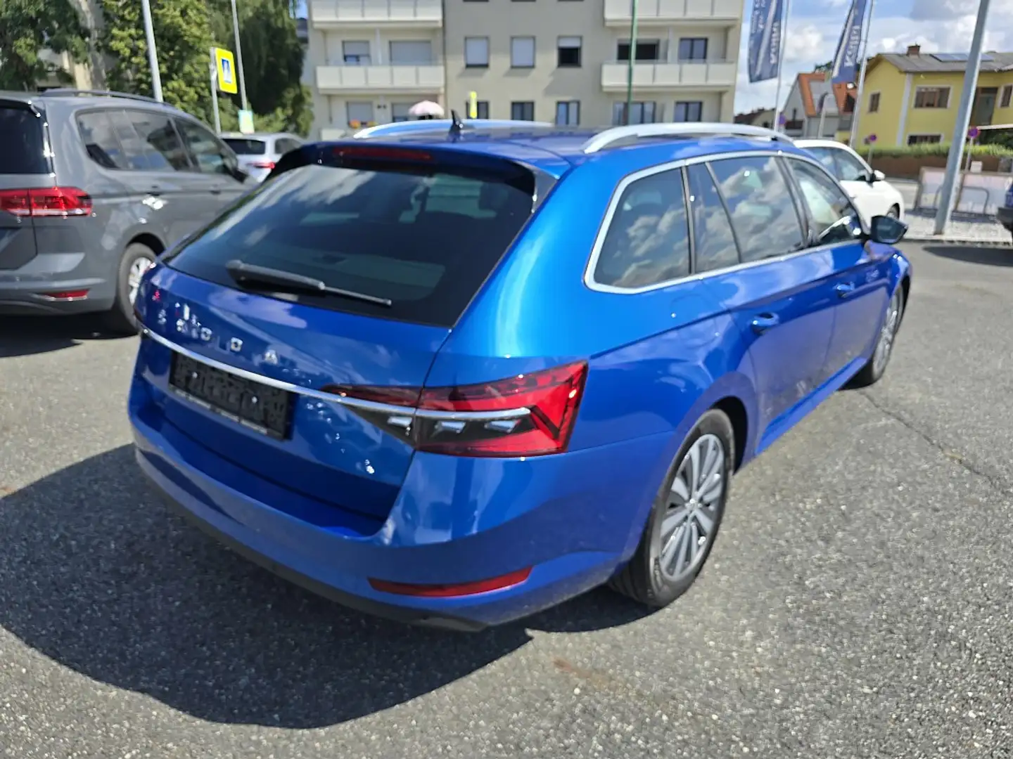 Skoda Superb Kombi 2,0 TDI Style DSG Blau - 2