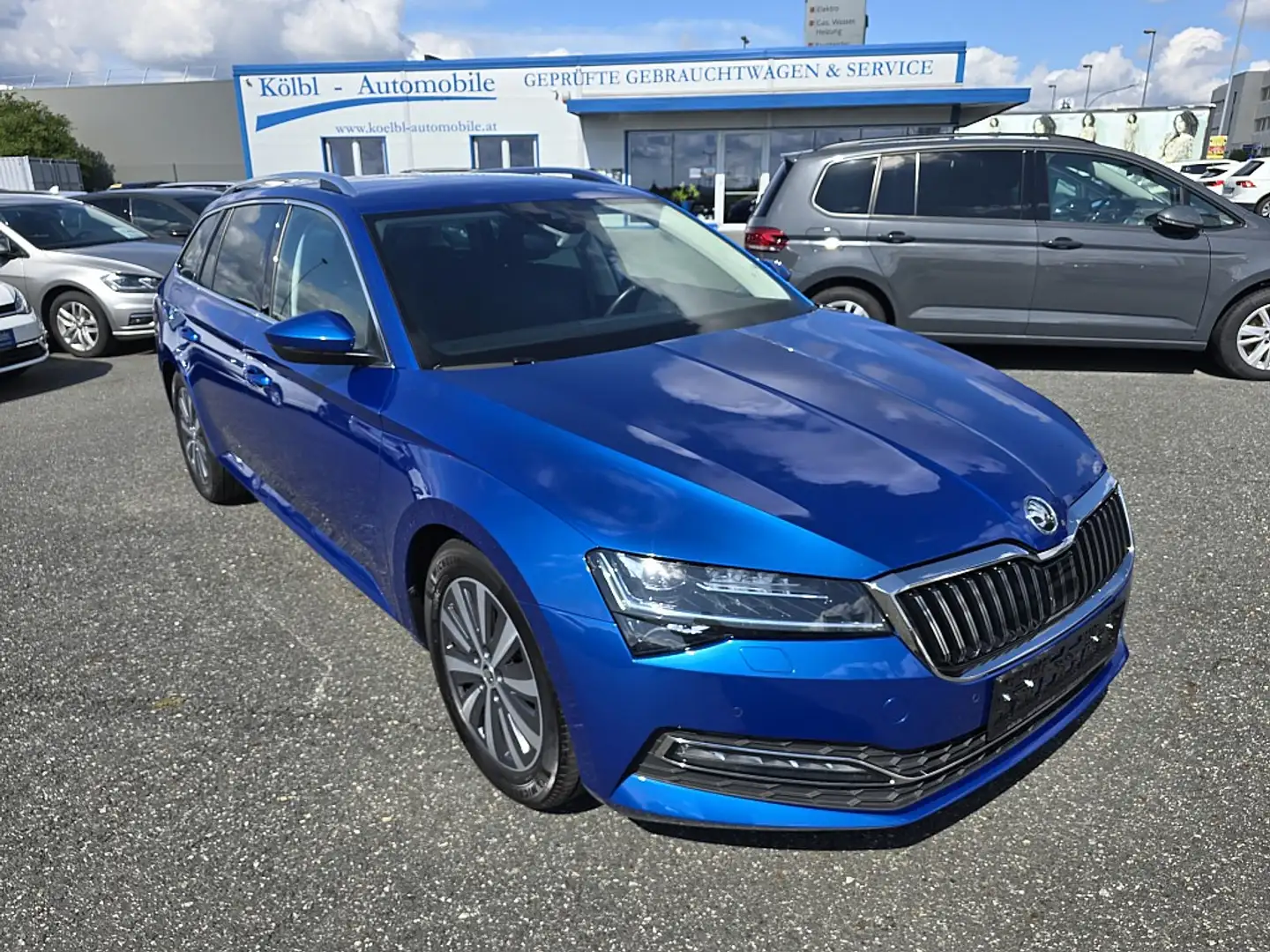 Skoda Superb Kombi 2,0 TDI Style DSG Blau - 1