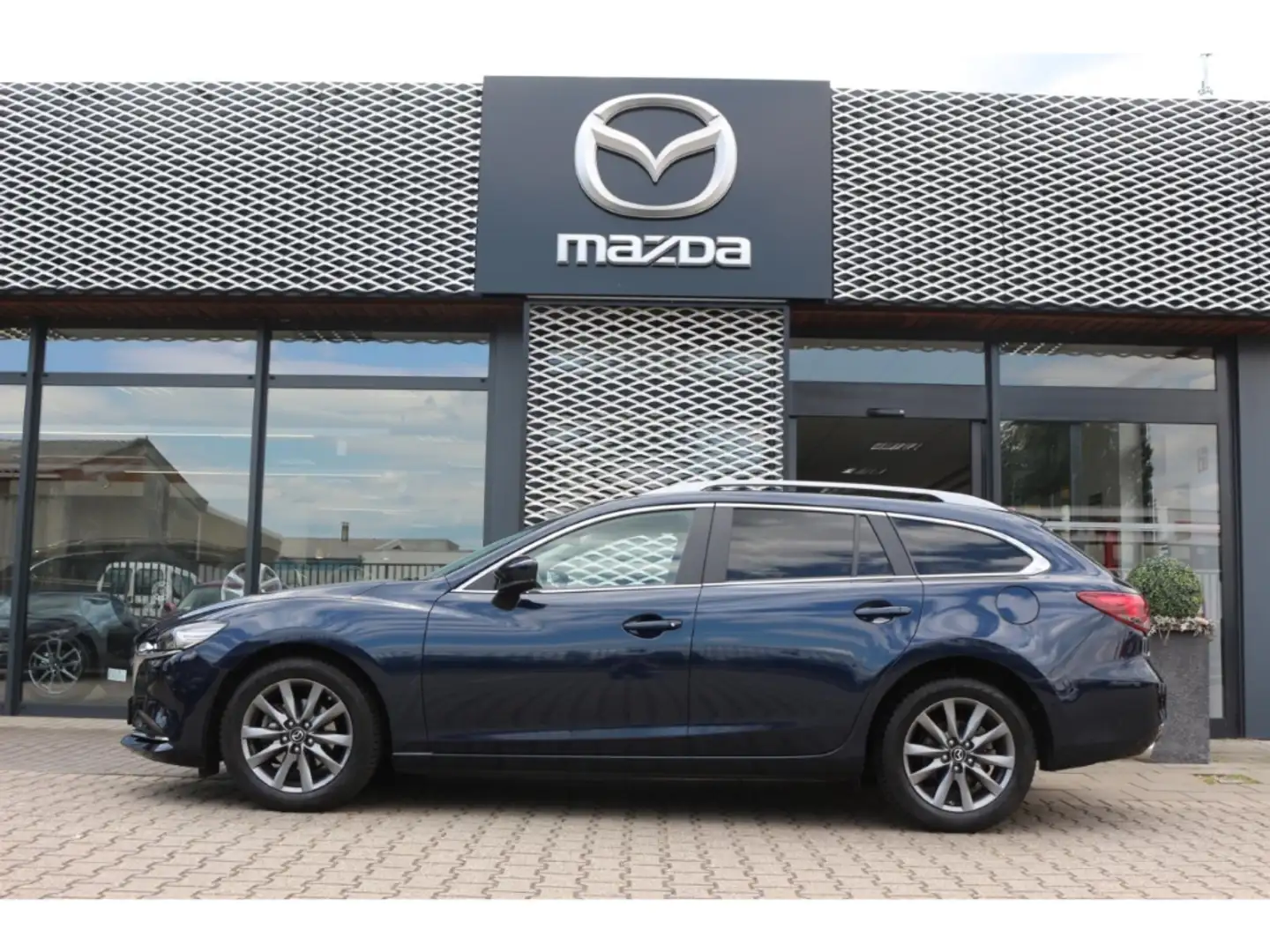 Mazda 6 SKYACTIV-G EXCLUSIVE+360CAM+BOSE+8FACH BEREIFT Blau - 2