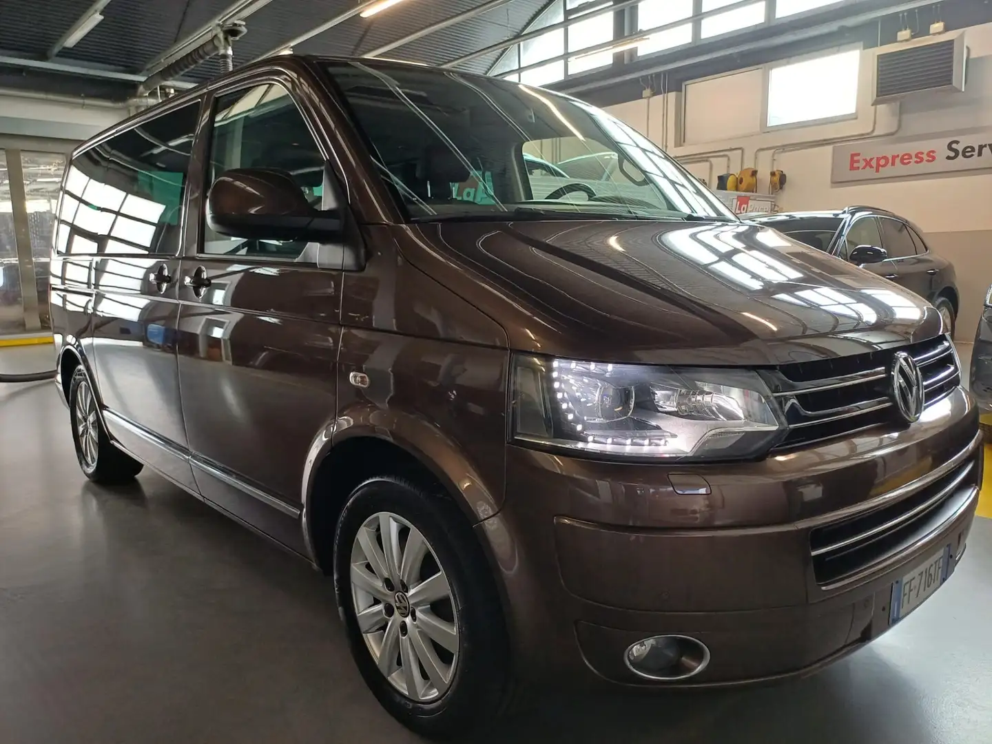 Volkswagen T6 Multivan 2.0 BiTDI 180CV DSG 4 Motion Highline Barna - 2