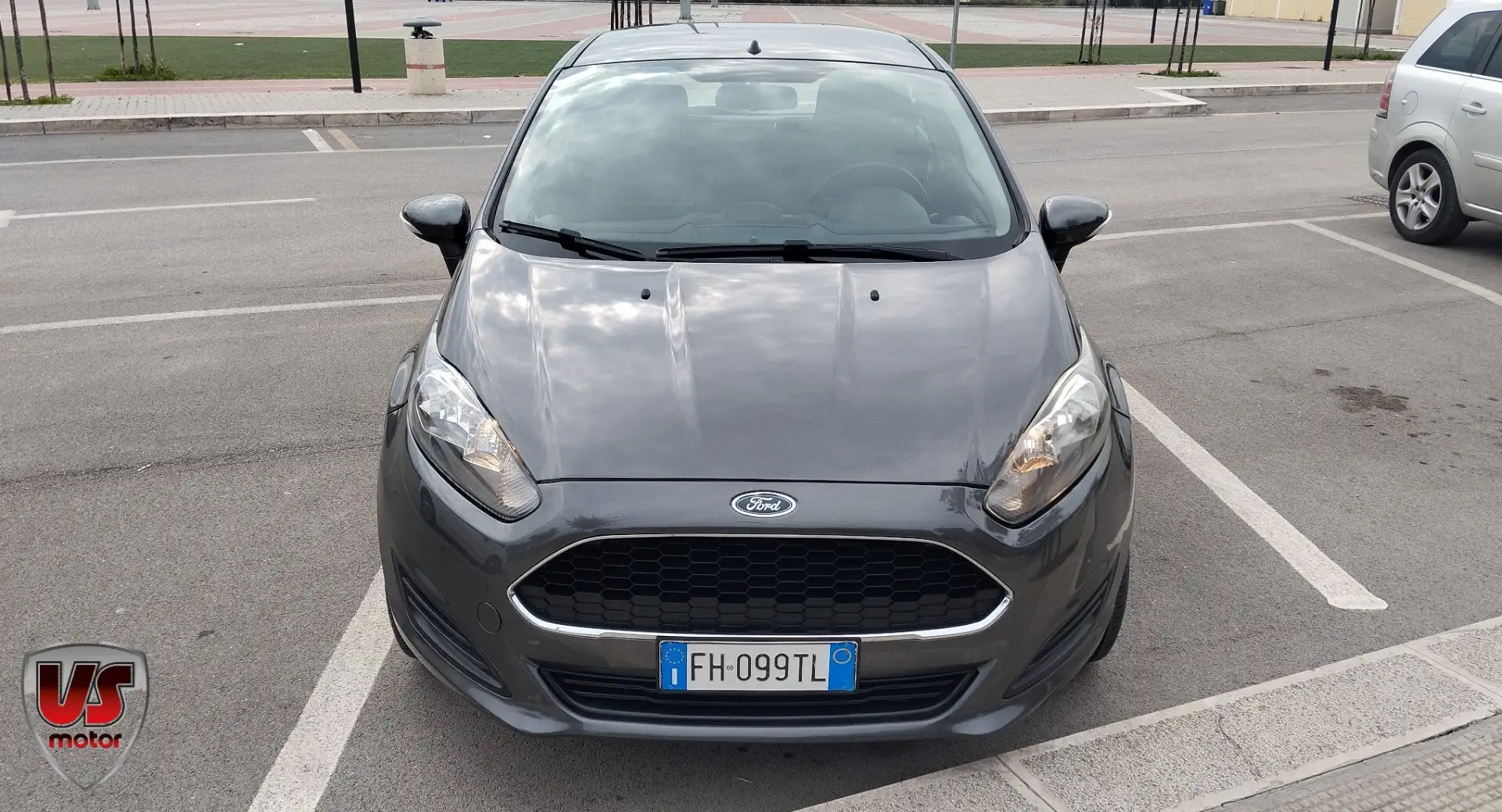Ford Fiesta 1.5 TDCi 75CV 5 porte Titanium Grigio - 2