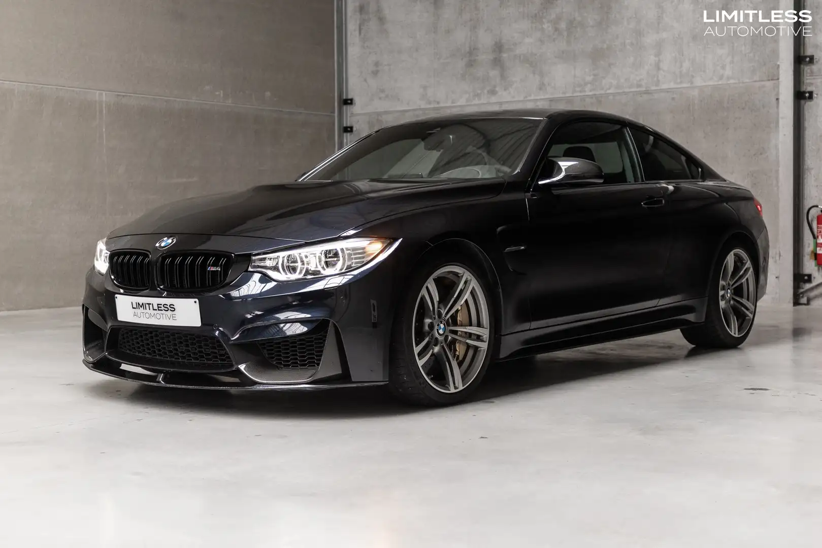 BMW M4 Coupé DKG | M Performance / Carbon / FULL Noir - 1