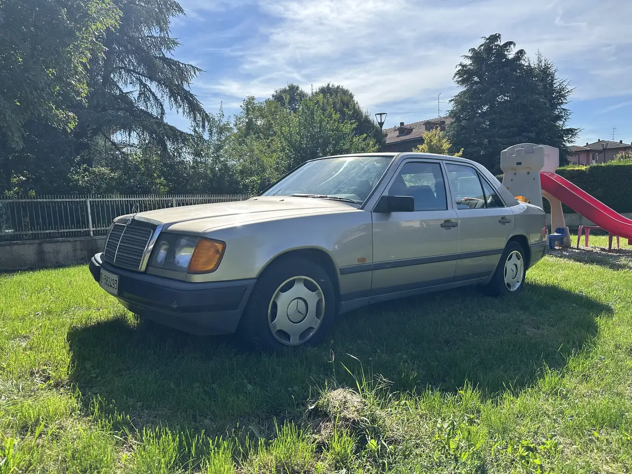 Mercedes-Benz 200 W124 Rauchsilber - VALUTO SCAMBI, foto 1