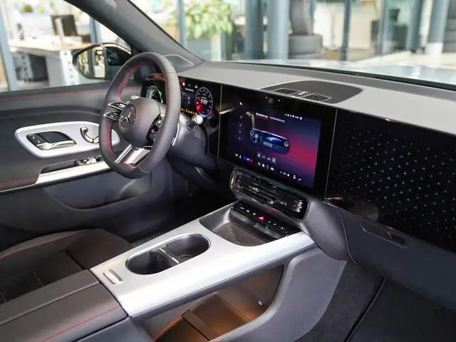 Mercedes-Benz GLB view 14