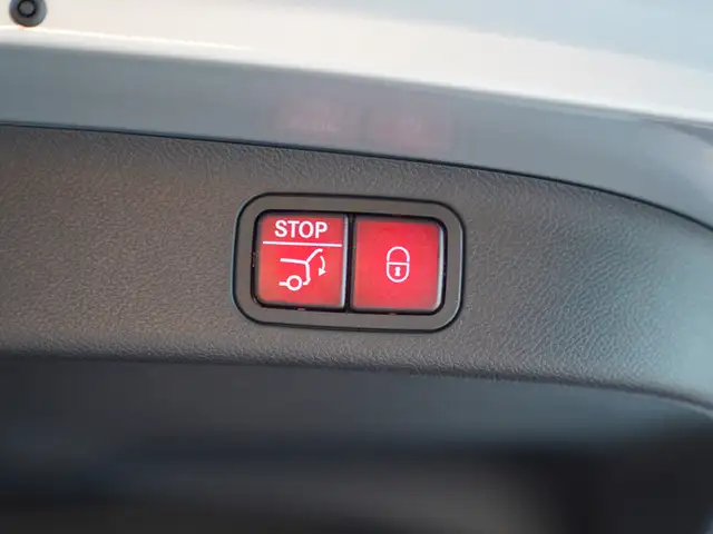 Mercedes-Benz GLB view 7