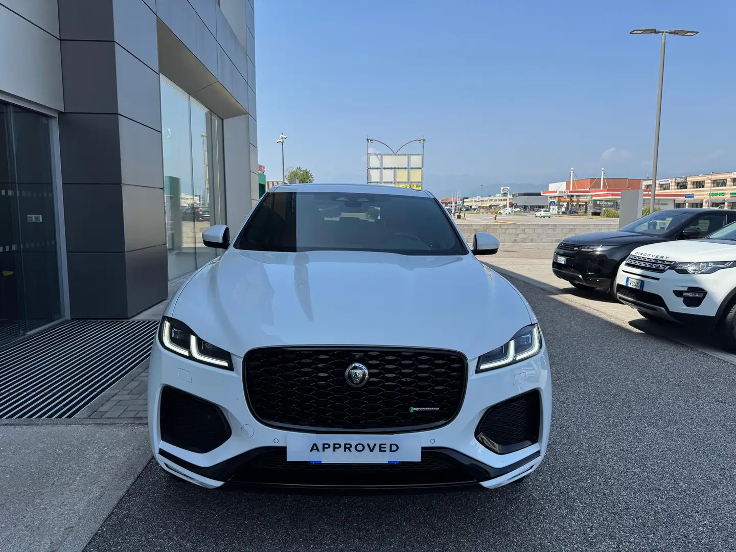 Jaguar F-Pace F-Pace 2.0d i4 mhev R-Dynamic S awd 204cv auto Bianco - 2