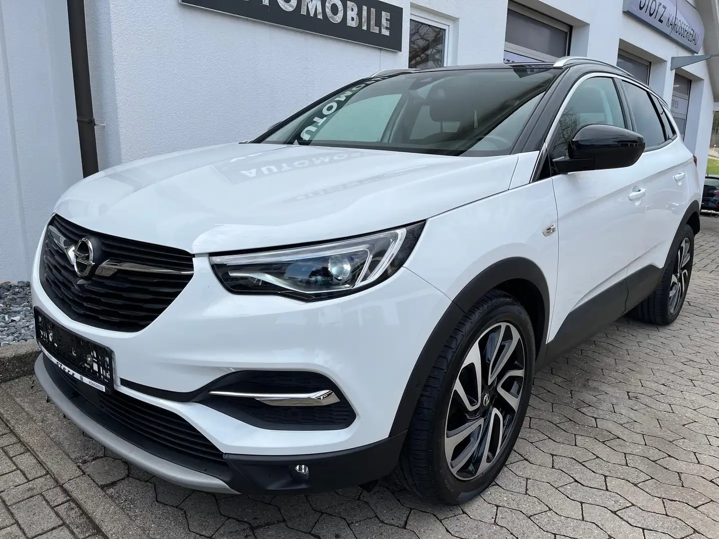 Opel Grandland Ultimate 360° LEDER NAVI LED SHZ AHK Weiß - 2