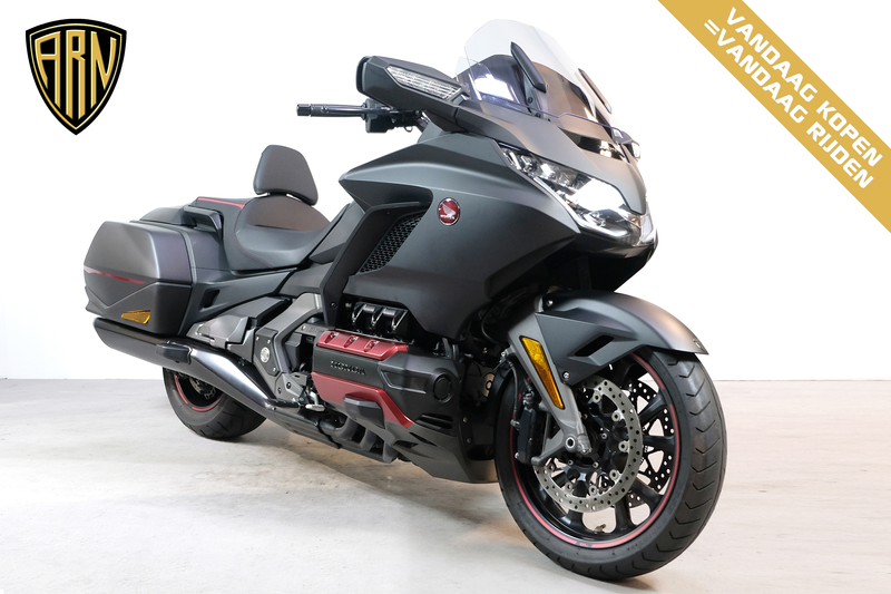 Honda GL 1800 Goldwing Bagger DCT — photo 2